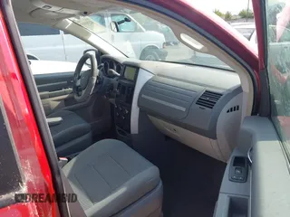2009 Dodge Grand Caravan SXT z VIN 2D8HN541X9R589227, wystawiony jako IAAI lot #42393785 z przebiegiem Nie podano mil oraz . Historia ofert i sprzedaży dostępna na DreamBid. Obrazek 5.