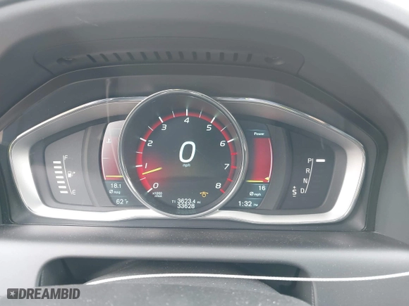 2014 Volvo XC60 3.0L R-Design Premier Plus with VIN YV4902DZ0E2544230, listed as a IAAI auction lot 41824546 with 33,628 mi miles. Bid and sale history available at carsss.com. Image 7.