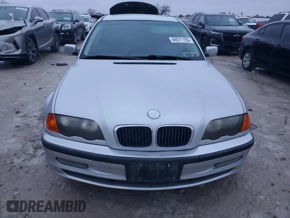 2001 BMW 3 Series 325i with VIN WBAAN37451ND46209, listed as a Copart auction lot 44571155 with 98,089 mi miles and Clean Title. Bid and sale history available at carsss.com. Image 5.