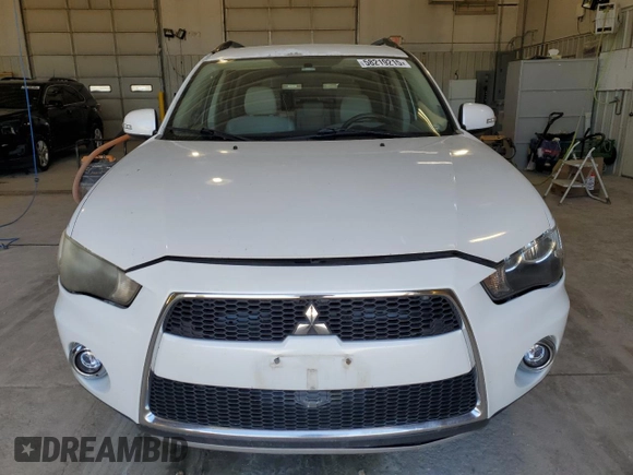 2012 Mitsubishi Outlander SE z VIN JA4AS3AW6CU000949, wystawiony jako Copart lot #58219215 z przebiegiem 220 267 mil mil oraz Czysty tytuł • Clean title. Historia ofert i sprzedaży dostępna na DreamBid. Obrazek 5.