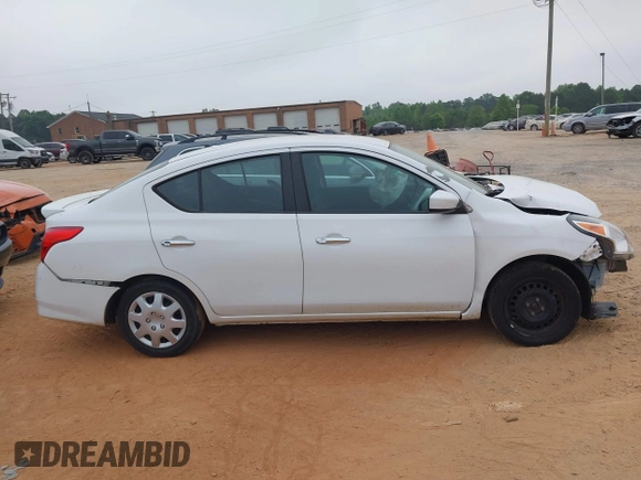 2019 Nissan Versa SV z VIN 3N1CN7AP9KL842119, wystawiony jako IAAI lot #42117192 z przebiegiem 102 475 mil mil oraz . Historia ofert i sprzedaży dostępna na DreamBid. Obrazek 13.