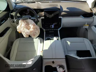 2025 GMC Acadia FWD Denali z VIN 1GKENLRS4SJ133150, wystawiony jako Copart lot #43420345 z przebiegiem 607 mil mil oraz Szkoda całkowita • Salvage title. Historia ofert i sprzedaży dostępna na DreamBid. Obrazek 8.