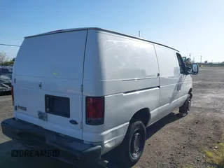 2007 Ford Econoline Cargo with VIN 1FTSE34L47DB37218, listed as a IAAI auction lot 41954028 with 396,493 mi miles. Bid and sale history available at carsss.com. Image 4.