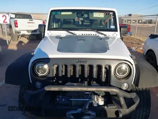 2014 Jeep Wrangler Unlimited Sahara with VIN 1C4BJWEG0EL273475, listed as a IAAI auction lot 41515425 with 128,900 mi miles. Bid and sale history available at carsss.com. Image 12.