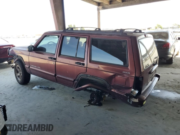 2000 Jeep Cherokee Classic with VIN 1J4FF58S8YL135534, listed as a Copart auction lot 62211335 with 108,888 mi miles and Salvage title. Bid and sale history available at DreamBid. Image 2.