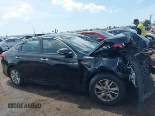 2016 Kia Optima LX z VIN 5XXGT4L35GG109730, wystawiony jako IAAI lot #41896000 z przebiegiem 127 552 mil mil oraz . Historia ofert i sprzedaży dostępna na DreamBid. Obrazek 12.