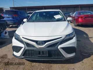 2023 Toyota Camry SE z VIN 4T1G11AK6PU770039, wystawiony jako IAAI lot #41375553 z przebiegiem 46 352 mil mil oraz . Historia ofert i sprzedaży dostępna na DreamBid. Obrazek 13.