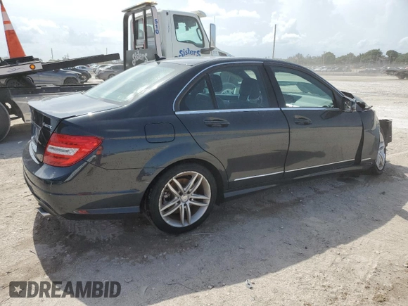 2013 Mercedes-Benz C 300 Sport z VIN WDDGF8AB0DR287004, wystawiony jako Copart lot #63068595 z przebiegiem 51 276 mil mil oraz Szkoda całkowita • Salvage title. Historia ofert i sprzedaży dostępna na DreamBid. Obrazek 3.