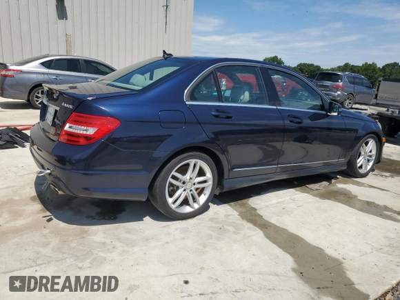 2013 Mercedes-Benz C 300 Sport с VIN WDDGF8AB9DR252462, выставлен на аукционе Copart как лот 62599095 с пробегом 132 670 миль миль и Списание • Salvage title. История ставок и продаж доступна на DreamBid. Изображение 3.