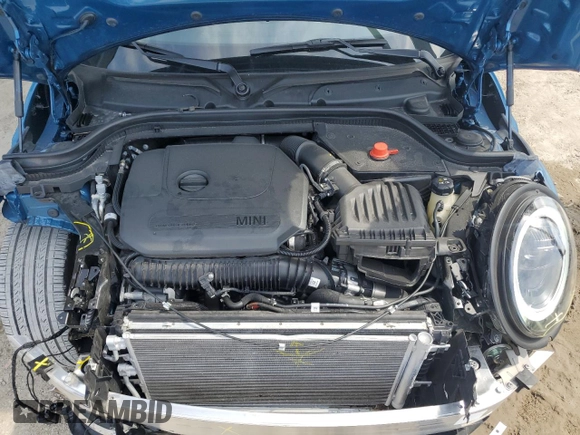 2024 MINI Convertible Cooper S z VIN WMW43DL04R3S24716, wystawiony jako Copart lot #63449955 z przebiegiem 11 863 mil mil oraz Nie do naprawy • Non repairable. Historia ofert i sprzedaży dostępna na DreamBid. Obrazek 11.