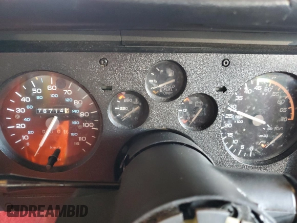 1989 Chevrolet Camaro z VIN 1G1FP21F7KL137015, wystawiony jako Copart lot #46108305 z przebiegiem 78 714 mil mil oraz Szkoda całkowita • Salvage title. Historia ofert i sprzedaży dostępna na DreamBid. Obrazek 9.