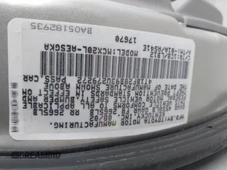 2003 Toyota Avalon XL with VIN 4T1BF28B93U279272, listed as a IAAI auction lot 42106495 with 161,904 mi miles and . Bid and sale history available at carsss.com. Image 9.