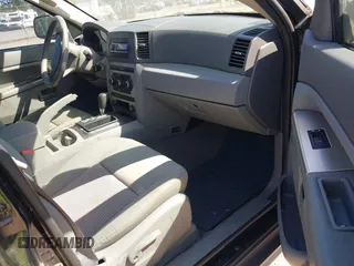 2007 Jeep Grand Cherokee с VIN 1J8HS48N27C607989, выставлен на аукционе IAAI как лот 42174942 с пробегом 196 177 миль миль и . История ставок и продаж доступна на DreamBid. Изображение 5.
