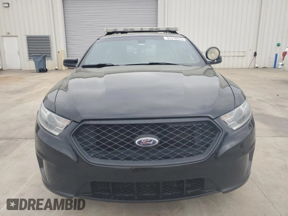 2018 Ford Police Interceptor with VIN 1FAHP2MK6JG123872, listed as a Copart auction lot 51318825 with 142,214 mi miles and Salvage title. Bid and sale history available at DreamBid. Image 5.
