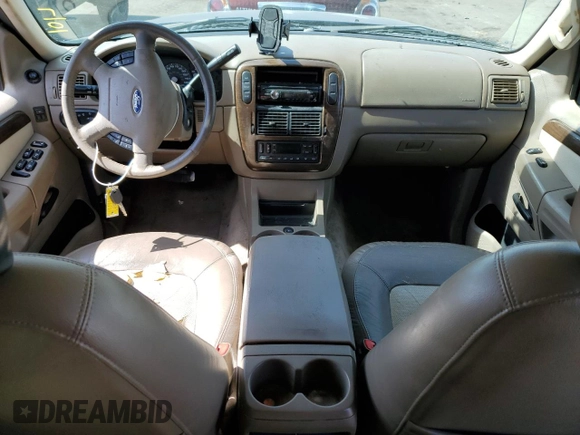 2005 Ford Explorer Eddie Bauer z VIN 1FMDU64K25UA13896, wystawiony jako Copart lot #74834114 z przebiegiem Nie podano mil oraz Czysty tytuł • Clean title. Historia ofert i sprzedaży dostępna na DreamBid. Obrazek 8.