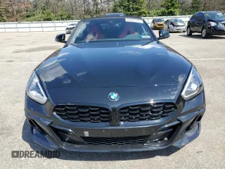 2024 BMW Z4 sDrive30i with VIN WBAHF3C09RWY35844, listed as a Copart auction lot 68285784 with 4,577 mi miles and Salvage Title. Bid and sale history available at carsss.com. Image 5.