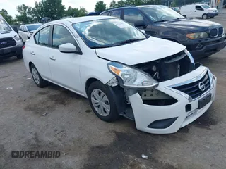 2017 Nissan Versa S Plus z VIN 3N1CN7AP6HL899645, wystawiony jako IAAI lot #42729181 z przebiegiem 133 428 mil mil oraz . Historia ofert i sprzedaży dostępna na DreamBid. Obrazek 1.