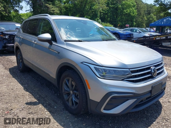 2022 Volkswagen Tiguan SE with VIN 3VV2B7AX2NM074369, listed as a IAAI auction lot 42522561 with 47,752 mi miles and . Bid and sale history available at DreamBid. Image 1.