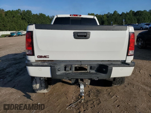 2013 GMC Sierra 3500HD SRW Denali z VIN 1GT426E86DF130266, wystawiony jako Copart lot #73859924 z przebiegiem 183 238 mil mil oraz Szkoda całkowita • Salvage title. Historia ofert i sprzedaży dostępna na DreamBid. Obrazek 6.