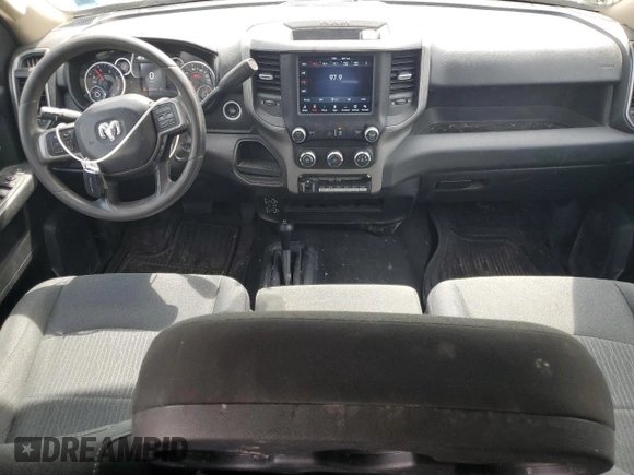 2020 Ram 2500 Tradesman z VIN 3C6UR5CL7LG308879, wystawiony jako Copart lot #54360765 z przebiegiem 90 774 mil mil oraz Szkoda całkowita • Salvage title. Historia ofert i sprzedaży dostępna na DreamBid. Obrazek 8.
