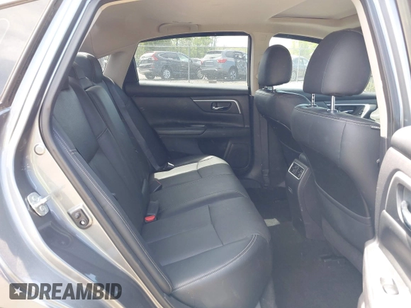 2017 Nissan Altima SV z VIN 1N4AL3AP6HC498990, wystawiony jako IAAI lot #42095268 z przebiegiem 105 253 mil mil oraz . Historia ofert i sprzedaży dostępna na DreamBid. Obrazek 8.