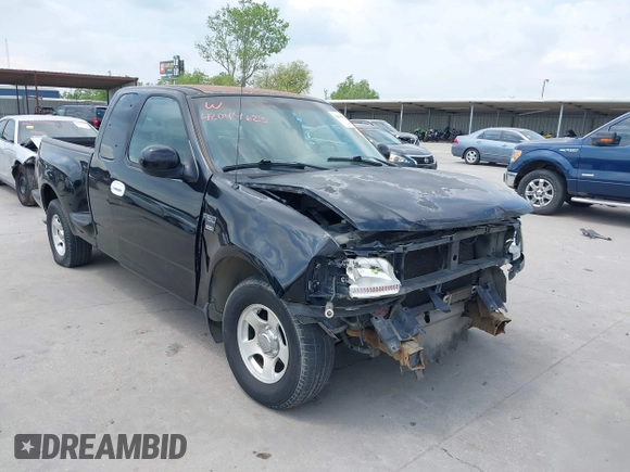 2002 Ford F-150 XL z VIN 1FTRX07W12KD47521, wystawiony jako IAAI lot #42044623 z przebiegiem 334 930 mil mil oraz . Historia ofert i sprzedaży dostępna na DreamBid. Obrazek 1.