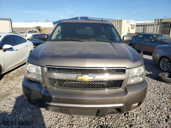 2013 Chevrolet Suburban LT with VIN 1GNSCJE06DR194704, listed as a Copart auction lot 88228405 with 330,692 mi miles and Clean Title. Bid and sale history available at carsss.com. Image 5.
