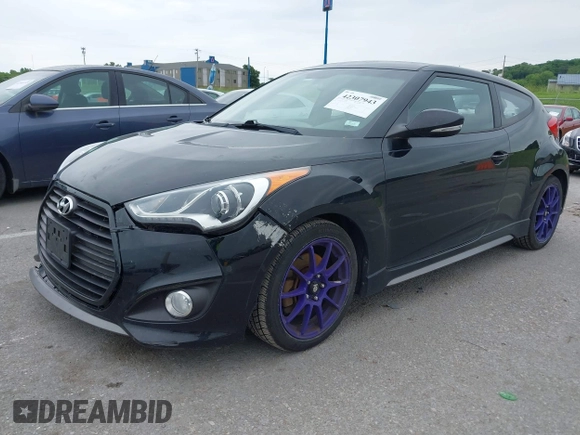 2013 Hyundai Veloster Turbo z VIN KMHTC6AE9DU097968, wystawiony jako IAAI lot #42307943 z przebiegiem 141 216 mil mil oraz . Historia ofert i sprzedaży dostępna na DreamBid. Obrazek 2.