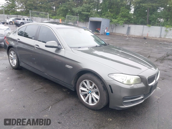 2014 BMW 5 Series 528i xDrive z VIN WBA5A7C53ED614914, wystawiony jako IAAI lot #42509306 z przebiegiem 137 903 mil mil oraz . Historia ofert i sprzedaży dostępna na DreamBid. Obrazek 1.