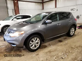 2013 Nissan Murano LE z VIN JN8AZ1MW8DW318518, wystawiony jako Copart lot #55655875 z przebiegiem 129 177 mil mil oraz Czysty tytuł • Clean title. Historia ofert i sprzedaży dostępna na DreamBid. Obrazek 1.