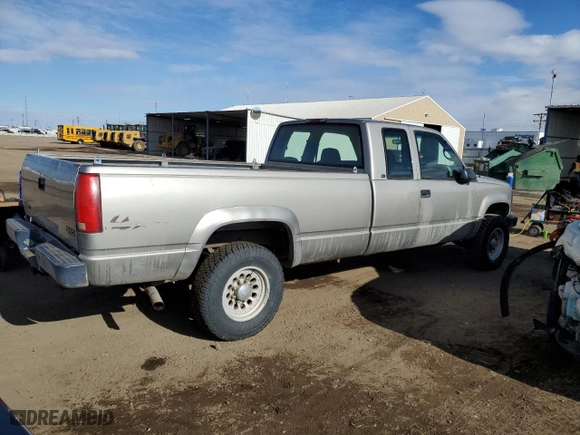 1998 GMC Sierra 2500 with VIN 1GTGK29J9WE553547, listed as a Copart auction lot 88851835 with 197,213 mi miles and Clean Title. Bid and sale history available at carsss.com. Image 3.