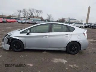 2014 Toyota Prius Four z VIN JTDKN3DU3E1820082, wystawiony jako IAAI lot #41167904 z przebiegiem 134 567 mil mil oraz . Historia ofert i sprzedaży dostępna na DreamBid. Obrazek 15.
