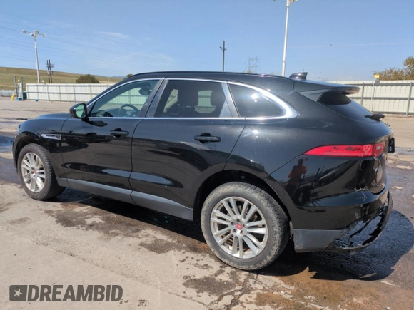 2019 Jaguar F-Pace 25t Prestige z VIN SADCK2FX8KA397627, wystawiony jako Copart lot #52366445 z przebiegiem 101 727 mil mil oraz Szkoda całkowita • Salvage title. Historia ofert i sprzedaży dostępna na DreamBid. Obrazek 2.