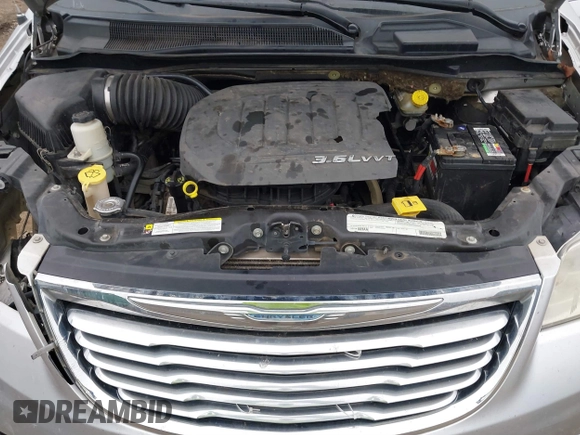 2012 Chrysler Town & Country Touring with VIN 2C4RC1BG8CR382559, listed as a IAAI auction lot 41532073 with 156,586 mi miles. Bid and sale history available at carsss.com. Image 10.