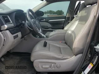 2018 Toyota Highlander SE with VIN 5TDJZRFH9JS556088, listed as a Copart auction lot 64148555 with 50,645 mi miles and Clean title. Bid and sale history available at DreamBid. Image 7.