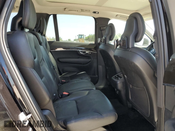 2017 Volvo XC90 Momentum z VIN YV4A22PK5H1128206, wystawiony jako Copart lot #52108315 z przebiegiem 69 510 mil mil oraz Szkody całkowita. Historia ofert i sprzedaży dostępna na DreamBid. Obrazek 11.