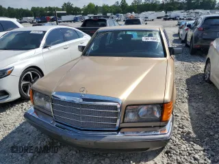 1982 Mercedes-Benz 380 z VIN WDBCA33A2CB029426, wystawiony jako Copart lot #56716845 z przebiegiem 80 627 mil mil oraz Czysty tytuł • Clean title. Historia ofert i sprzedaży dostępna na DreamBid. Obrazek 5.