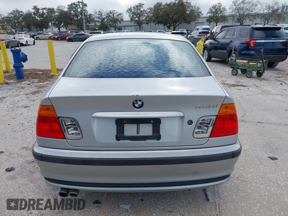 2001 BMW 3 Series 330i with VIN WBAAV53471F167498, listed as a IAAI auction lot 41586979 with 171,825 mi miles. Bid and sale history available at carsss.com. Image 16.