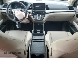 2024 Honda Odyssey Touring z VIN 5FNRL6H81RB063067, wystawiony jako Copart lot #49789175 z przebiegiem 16 581 mil mil oraz Szkoda całkowita • Salvage title. Historia ofert i sprzedaży dostępna na DreamBid. Obrazek 8.