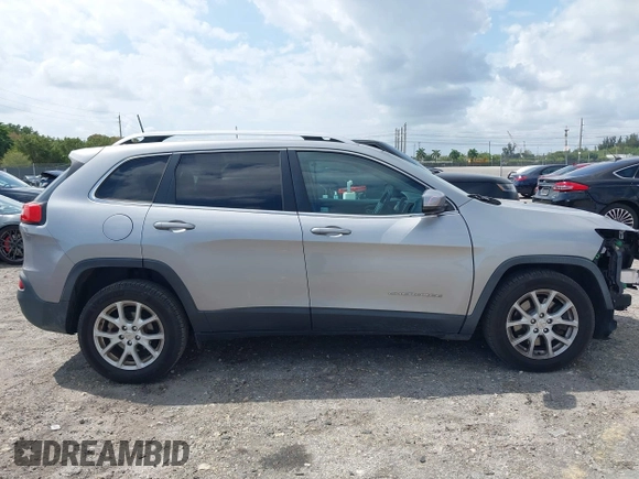 2017 Jeep Cherokee Latitude with VIN 1C4PJLCB9HW660797, listed as a IAAI auction lot 42024301 with 92,150 mi miles and . Bid and sale history available at carsss.com. Image 14.