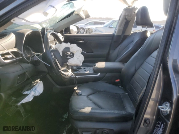 2023 Toyota Highlander L with VIN 5TDKDRBH9PS096125, listed as a Copart auction lot 42003215 with 39,440 mi miles and Salvage Title. Bid and sale history available at carsss.com. Image 7.