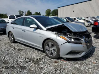 2017 Hyundai Sonata Hybrid Limited with VIN KMHE34L1XHA054805, listed as a Copart auction lot 63277533 with 117,229 mi miles. Bid and sale history available at carsss.com. Image 4.
