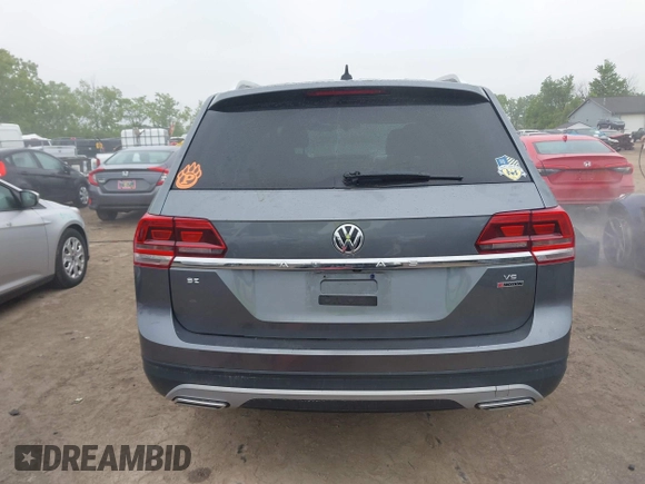 2018 Volkswagen Atlas SE z VIN 1V2KR2CAXJC517240, wystawiony jako IAAI lot #42361370 z przebiegiem 129 546 mil mil oraz . Historia ofert i sprzedaży dostępna na DreamBid. Obrazek 17.
