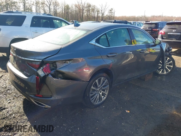 2020 Lexus ES with VIN 58ADZ1B11LU058221, listed as a IAAI auction lot 41838147 with 23,921 mi miles. Bid and sale history available at carsss.com. Image 4.