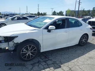 2021 Toyota Camry SE Nightshade with VIN 4T1G11AK8MU553894, listed as a IAAI auction lot 41847408 with 28,557 mi miles. Bid and sale history available at carsss.com. Image 15.