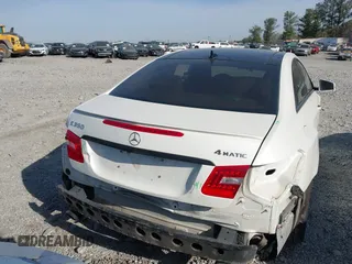 2013 Mercedes-Benz E-Class E 350 with VIN WDDKJ8JB3DF214221, listed as a IAAI auction lot 41812003 with 150,572 mi miles. Bid and sale history available at carsss.com. Image 16.