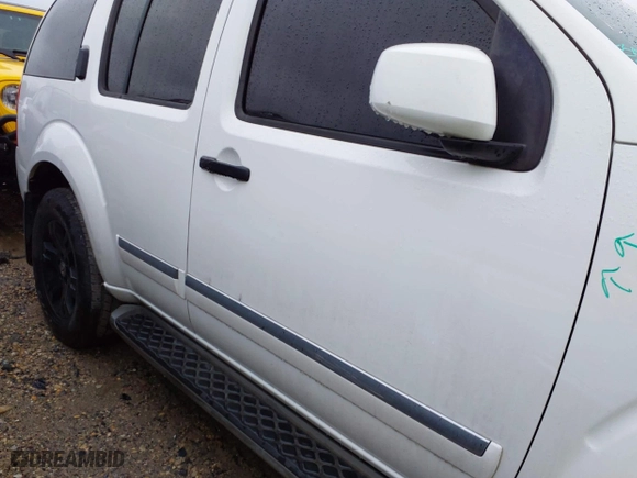 2012 Nissan Pathfinder SV with VIN 5N1AR1NN2CC609710, listed as a IAAI auction lot 41649028 with 139,846 mi miles. Bid and sale history available at carsss.com. Image 18.