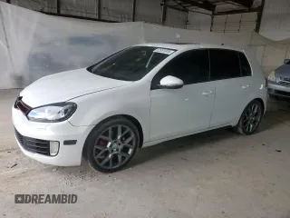2013 Volkswagen GTI Driver's Edition z VIN WVWHD7AJ8DW136466, wystawiony jako Copart lot #52051675 z przebiegiem 123 511 mil mil oraz Szkoda całkowita • Salvage title. Historia ofert i sprzedaży dostępna na DreamBid. Obrazek 1.