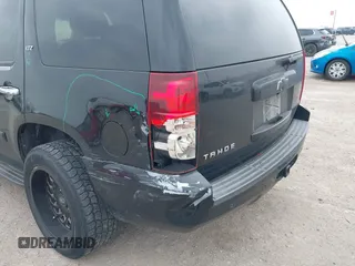 2008 Chevrolet Tahoe LTZ z VIN 1GNFK13018R143737, wystawiony jako IAAI lot #42220433 z przebiegiem 198 598 mil mil oraz . Historia ofert i sprzedaży dostępna na DreamBid. Obrazek 6.