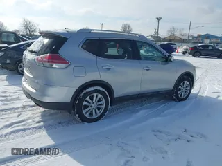 2015 Nissan Rogue SL with VIN 5N1AT2MT7FC758058, listed as a IAAI auction lot 41303736 with 43,649 mi miles. Bid and sale history available at carsss.com. Image 4.